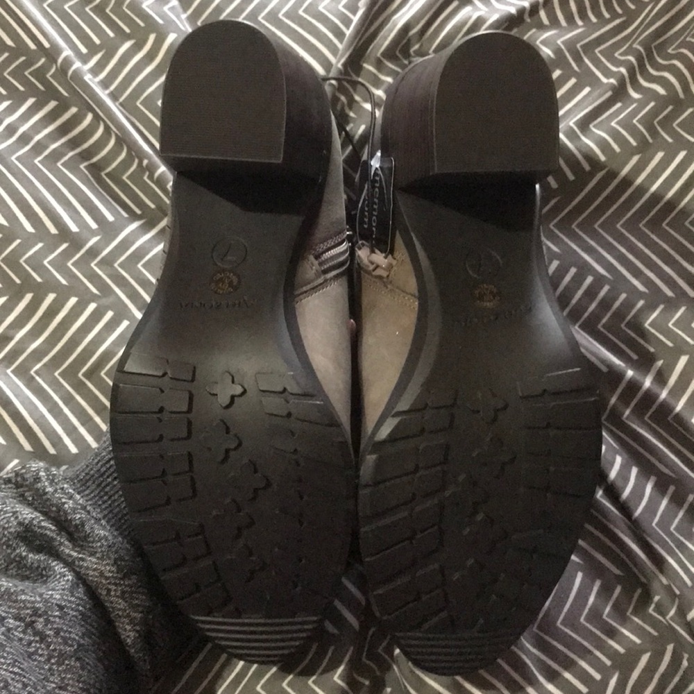 Taupe booties, brand new size 7. - Picture 3 of 4